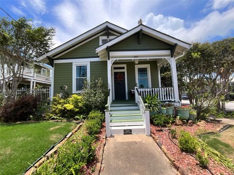 Photo of 1505 14th Street, Galveston, TX 77550 (MLS # 23858855)