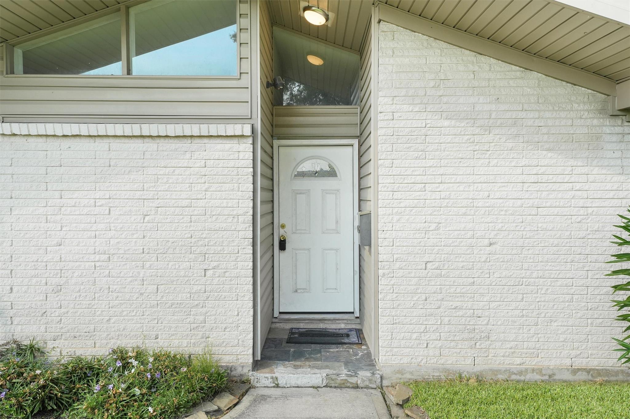 14143 Roundstone Lane