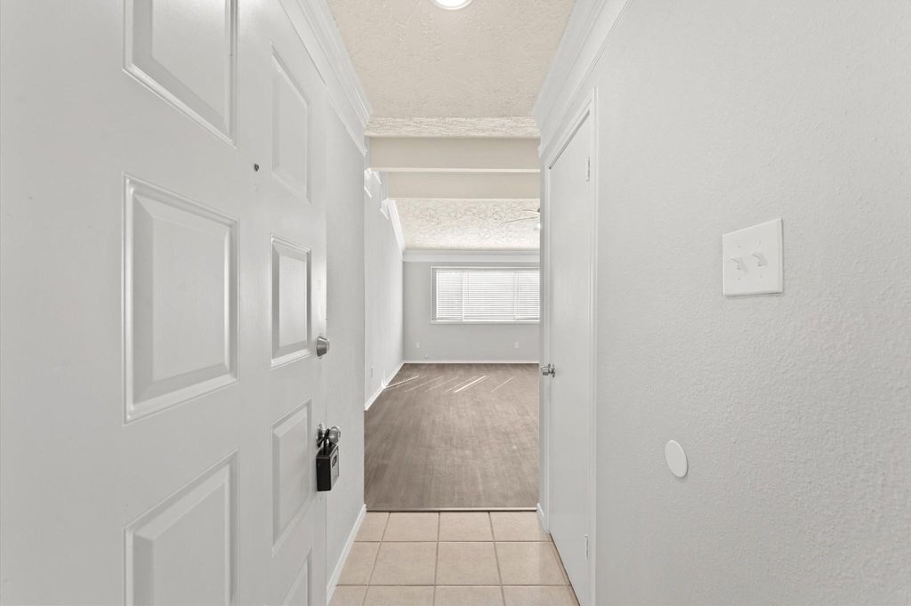 Photo of 14003 Vinehill Drive, Sugar Land, TX 77498 (MLS # 61063374)