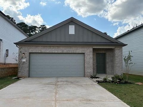 Photo of 624 Craven Street, Montgomery, TX 77316 (MLS # 40595760) Photo of 624 Craven Street, Montgomery, TX 77316 (MLS # 40595760)
