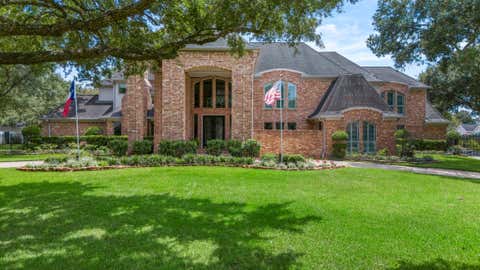 Photo of 3 Regent Court, Sugar Land, TX 77478 (MLS # 22319120)