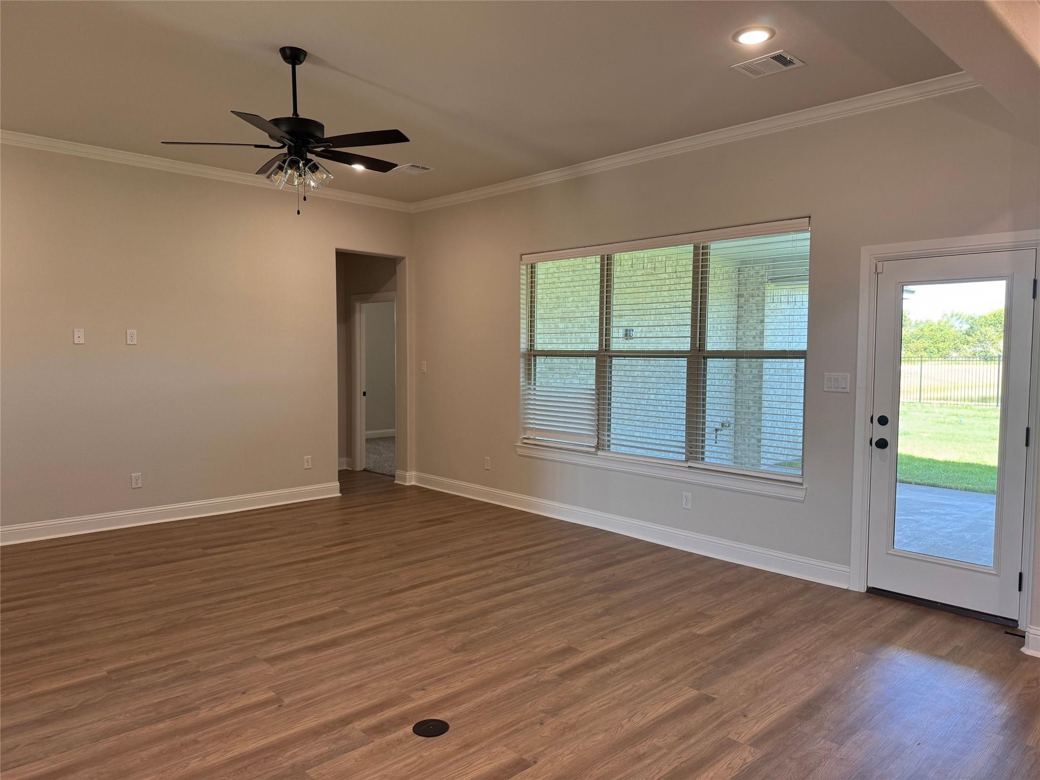 1046 Calaveras