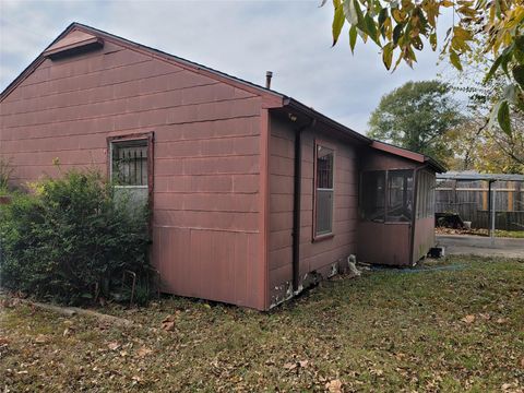 Photo of 4608 Dewberry Street, Houston, TX 77021 (MLS # 98850243)