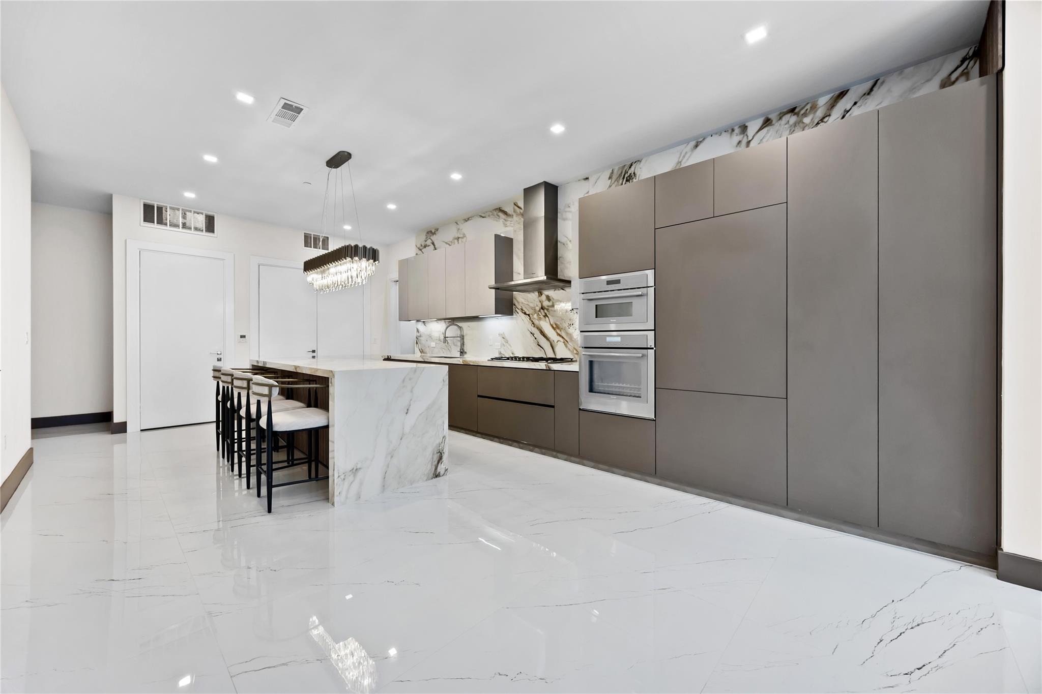 1711 Allen Pkwy 1907