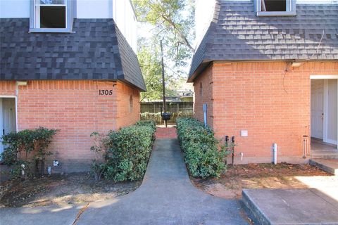 Tiny photo for 1305 Adams Street #7, Conroe, TX 77301 (MLS # 60674416)