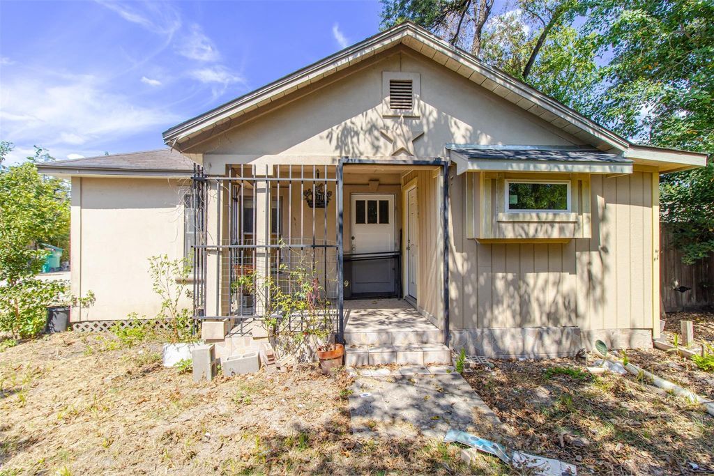 Photo of 931 Mitchell Road, Houston, TX 77037 (MLS # 39405045)