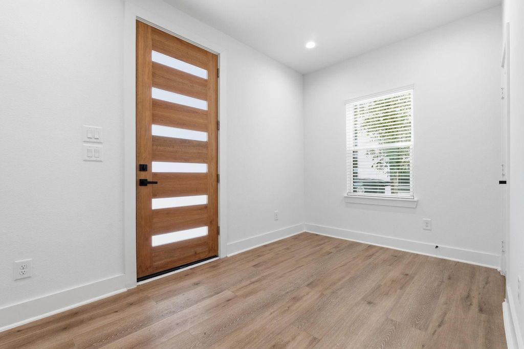 Photo of 8805 Parkway Drive, Houston, TX 77088 (MLS # 48464906)