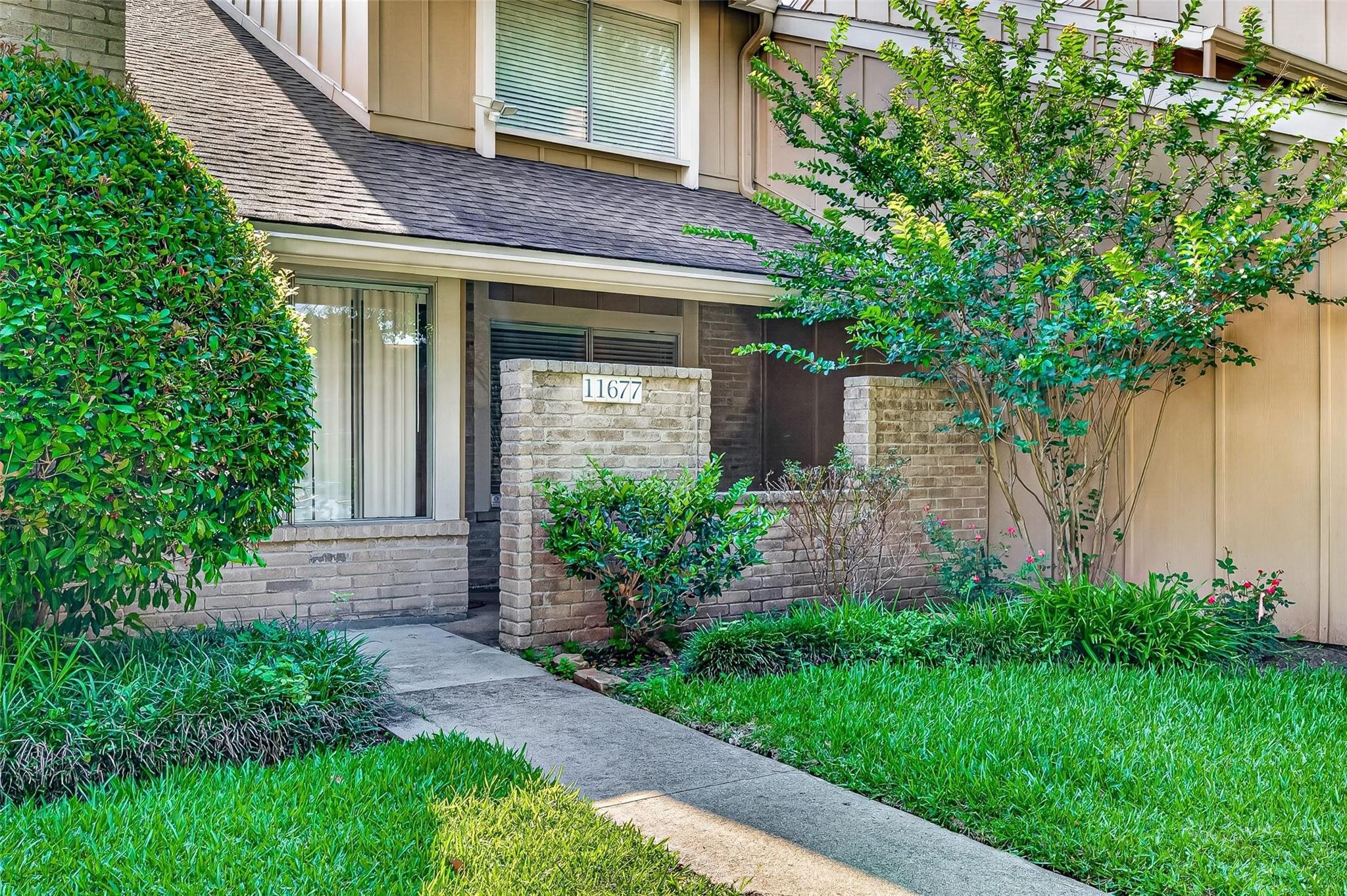11677 Village Place Drive