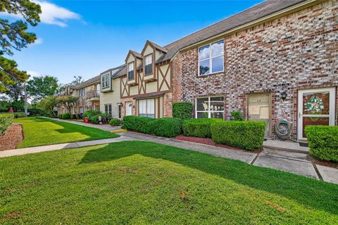 Photo of 14719 Barryknoll Lane #57, Houston, TX 77079 (MLS # 49179007)