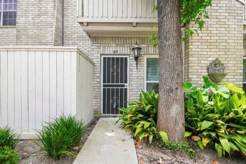 Photo of 3800 Tanglewilde Street #108, Houston, TX 77063 (MLS # 91510207)
