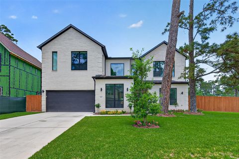 Photo of 14002 Woodthorpe Lane, Houston, TX 77079 (MLS # 15300127)