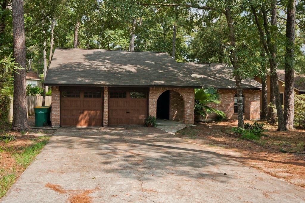 Photo of 2107 W Lacey Oak Circle, The Woodlands, TX 77380 (MLS # 91775812)