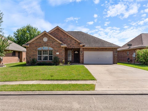 Photo of 54 Tangerine Court, Lake Jackson, TX 77566 (MLS # 17908106)