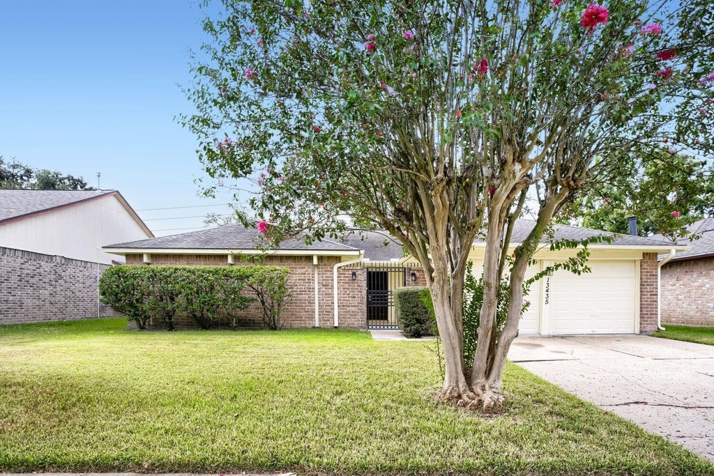 Photo of 13435 Chipman Glen Drive, Houston, TX 77082 (MLS # 98907494)