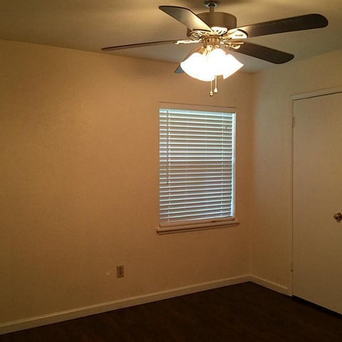 Tiny photo for 527 Jeff Davis Drive, Richmond, TX 77469 (MLS # 72352709)