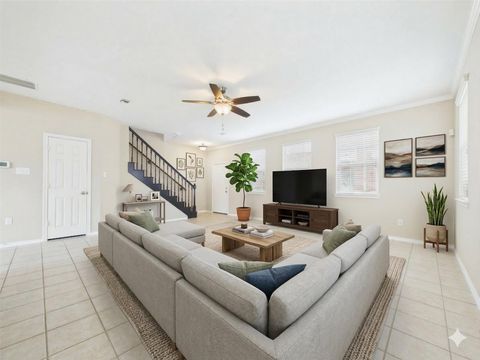 Townhouse For Sale - 2015 Kemah Village Drive<br/> Kemah, TX 77565