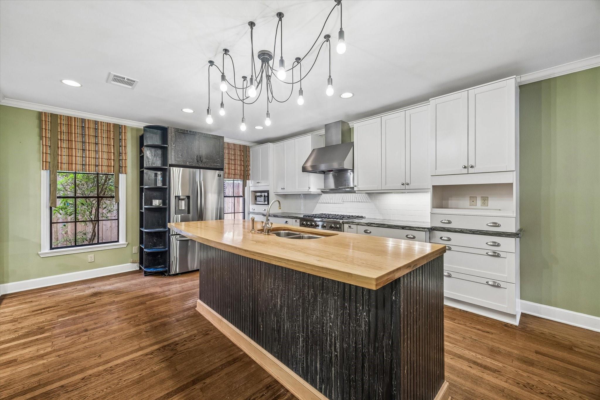 3111 Quenby