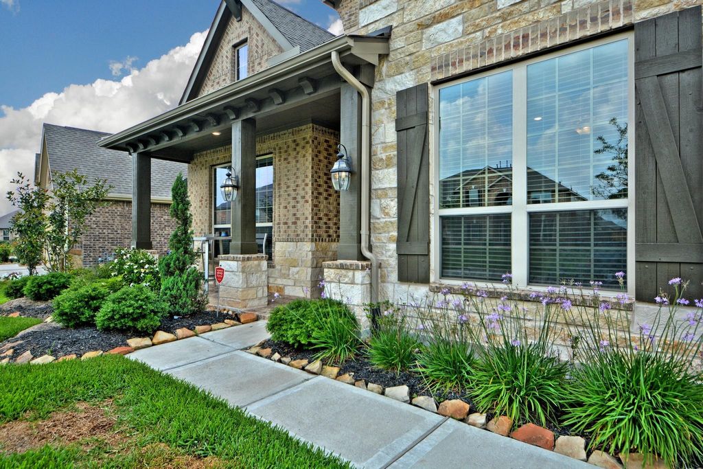 Photo of 4710 Prairie Springs Lane, Rosharon, TX 77583 (MLS # 54261058)