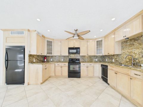 Photo of 2824 Briarhurst Drive #13, Houston, TX 77057 (MLS # 31909453)