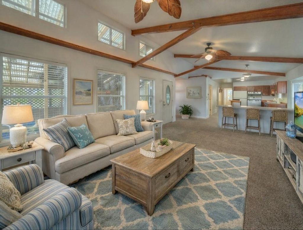 Photo of 96 N Lakeside Drive, Huntsville, TX 77320 (MLS # 56395410)