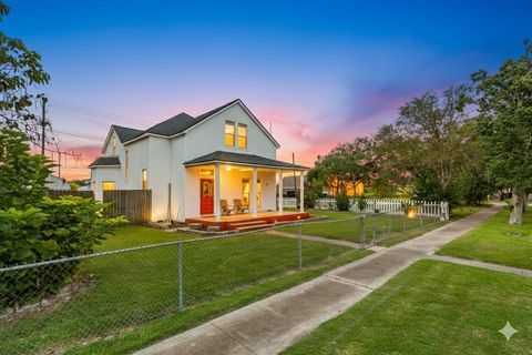 Apartment For Sale - 919 N Avenue A<br/> Freeport, TX 77541