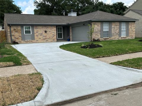 Photo of 18034 Garden Manor Drive, Houston, TX 77084 (MLS # 67693010)