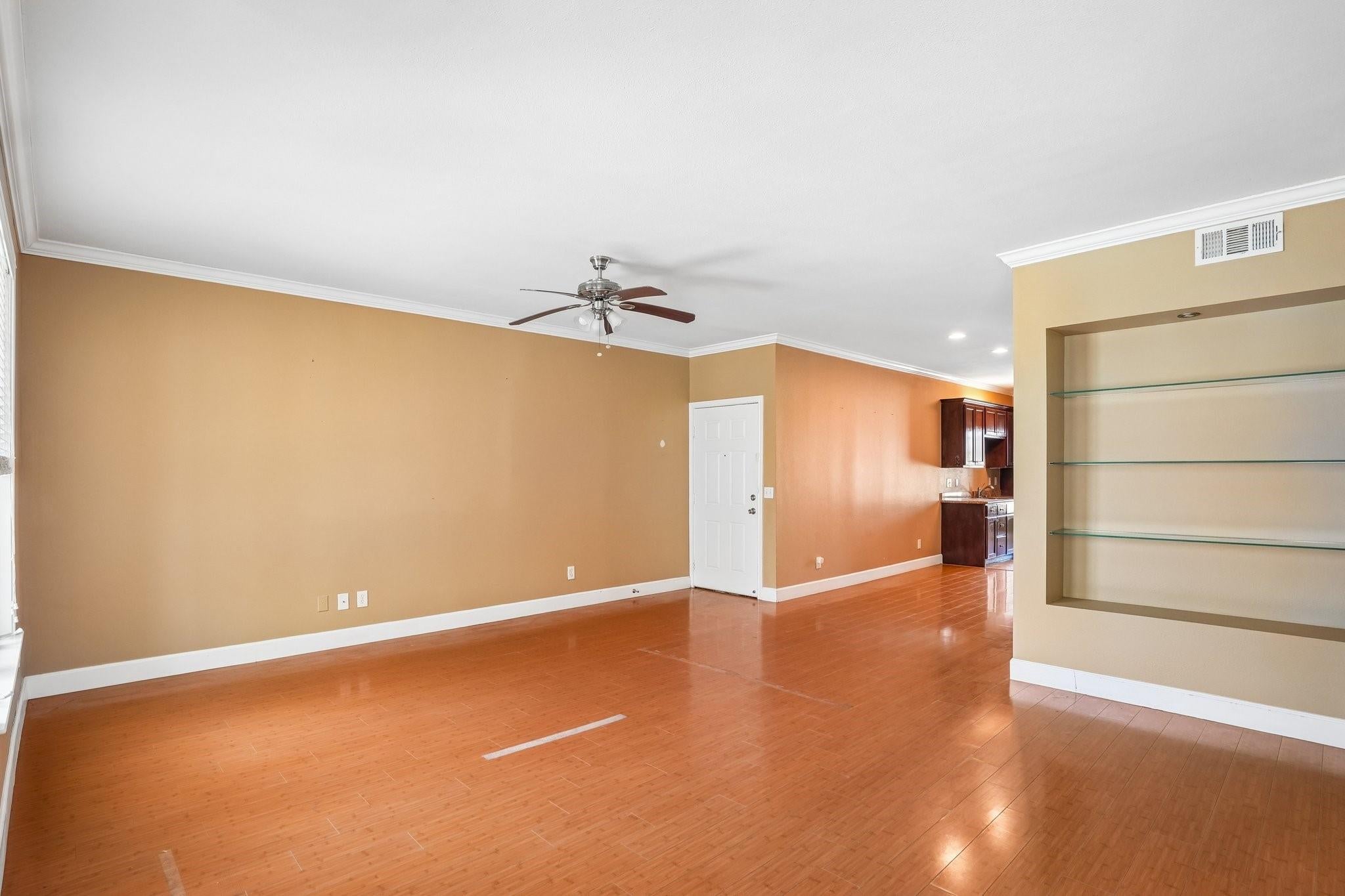 7000 Seawall Boulevard 923