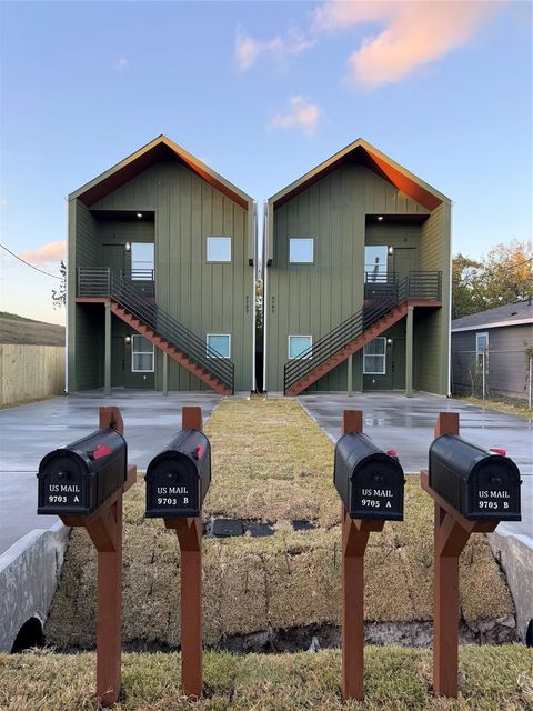 9707 Cargill A-B Street Houston TX 77029