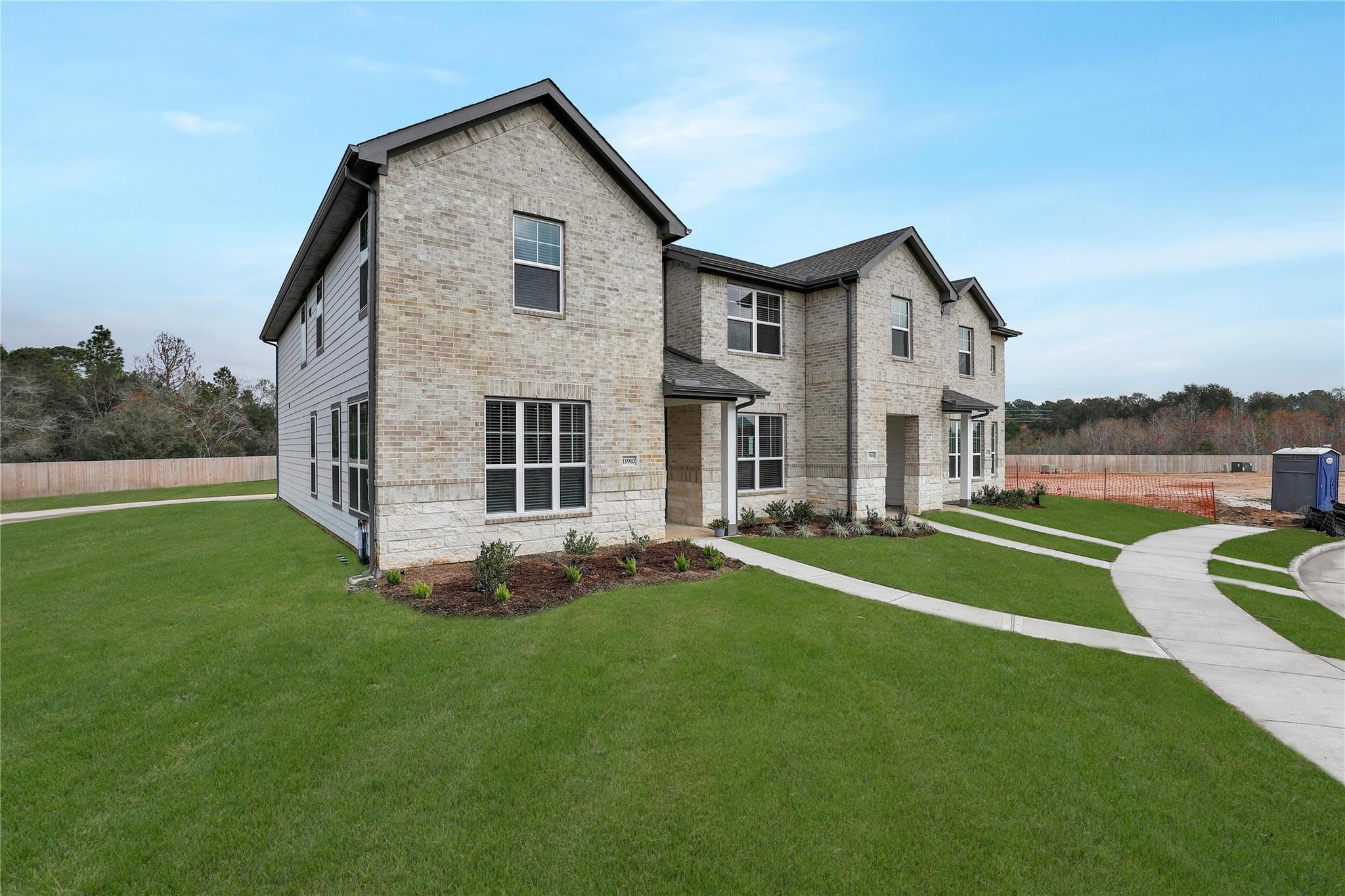 11910 Amber Oak Way