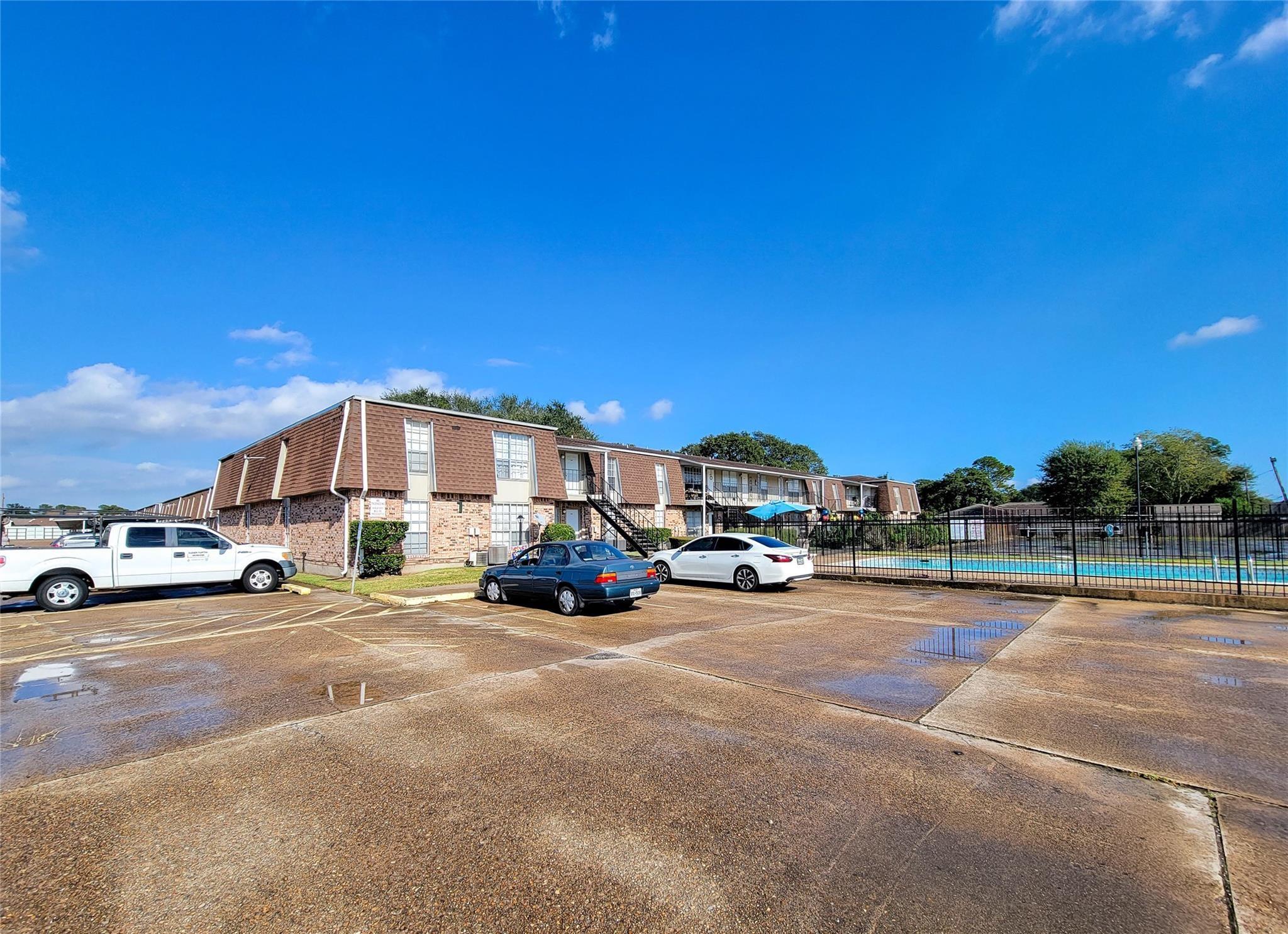 5252 Twin City Highway 448