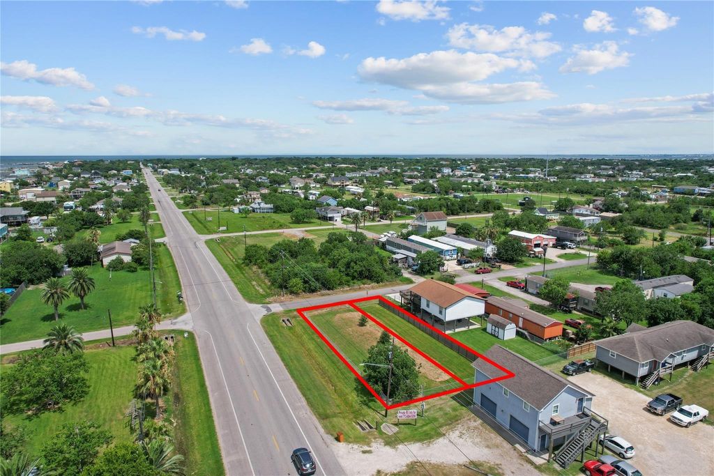 Photo of 202 19th Street, Dickinson, TX 77539 (MLS # 82529372)