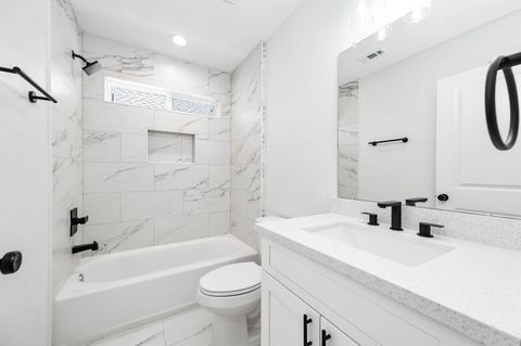 Tiny photo for 2024 Hampton Street #A B, Houston, TX 77088 (MLS # 63008581)