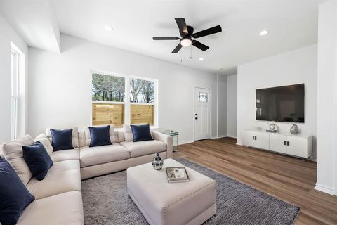 2024 Hampton Street A B Houston TX 77088