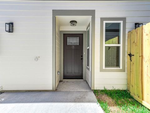 Tiny photo for 2024 Hampton Street #A B, Houston, TX 77088 (MLS # 63008581)