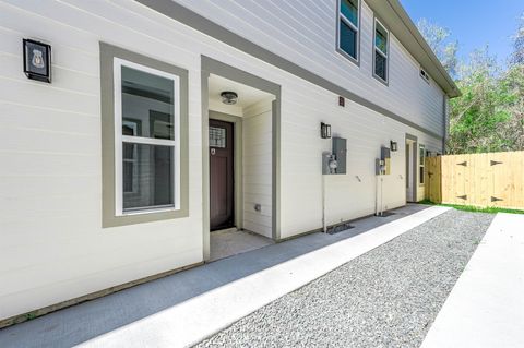 Tiny photo for 2024 Hampton Street #A B, Houston, TX 77088 (MLS # 63008581)