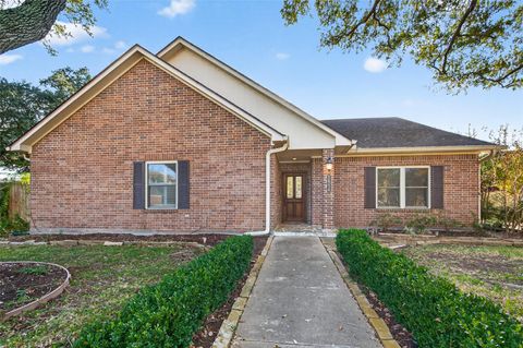 Photo of 1614 Crestmont Street, Wharton, TX 77488 (MLS # 92480084)