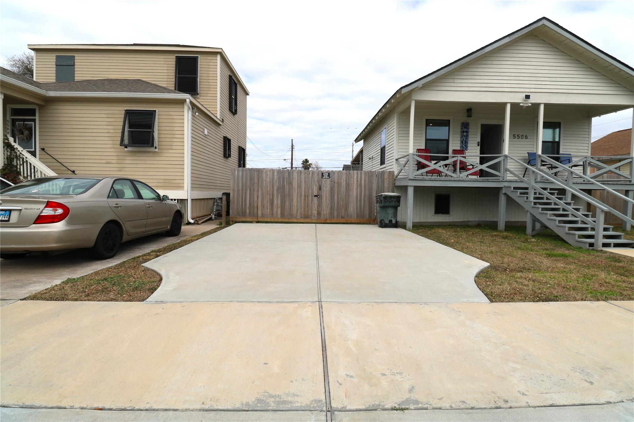 5506 Avenue Q 1/2