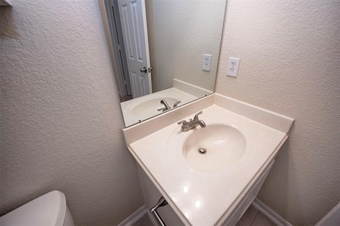 Tiny photo for 106 Easton Glen Lane, Dickinson, TX 77539 (MLS # 12692179)