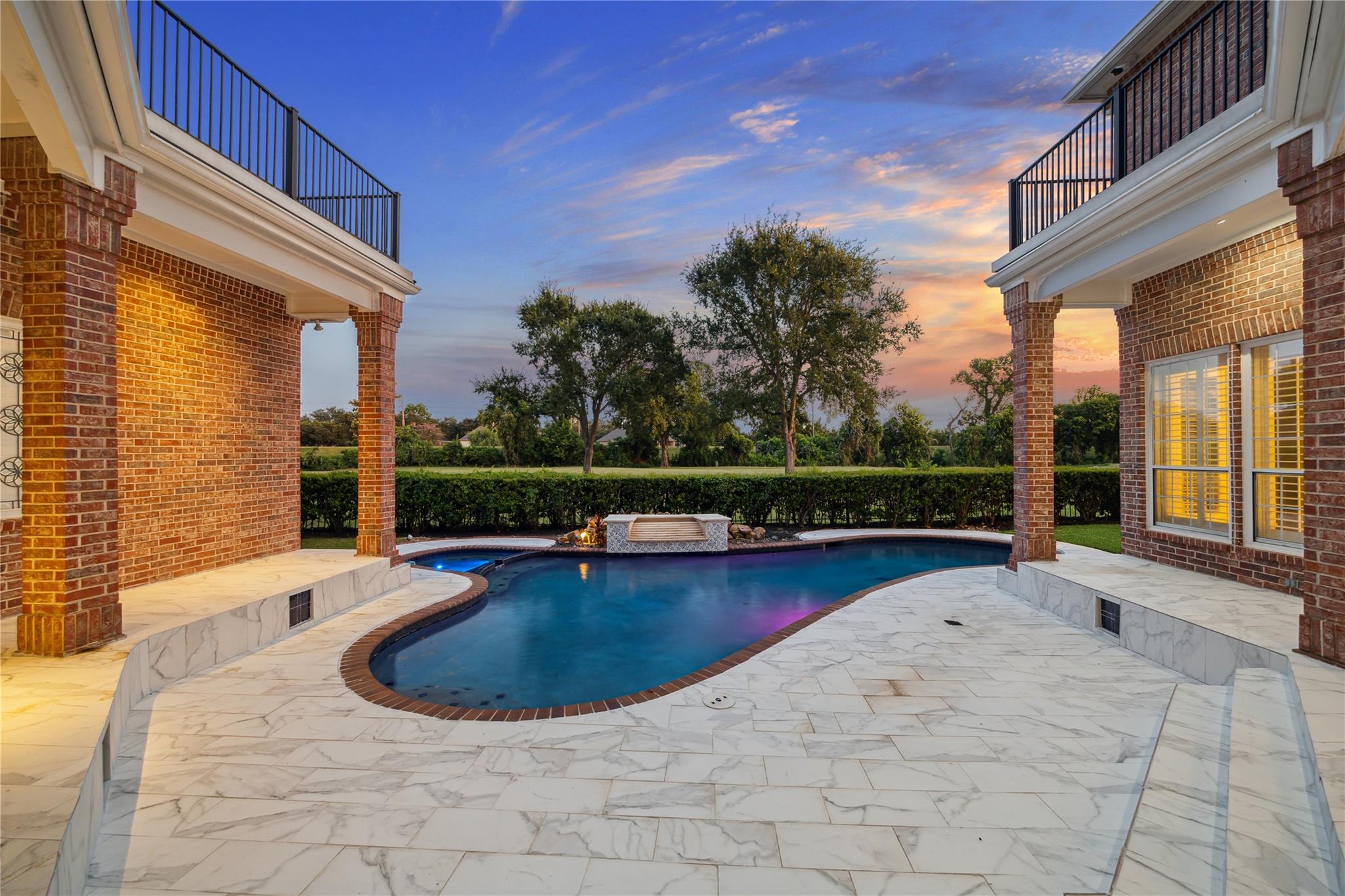 23 Glen Eagles Dr