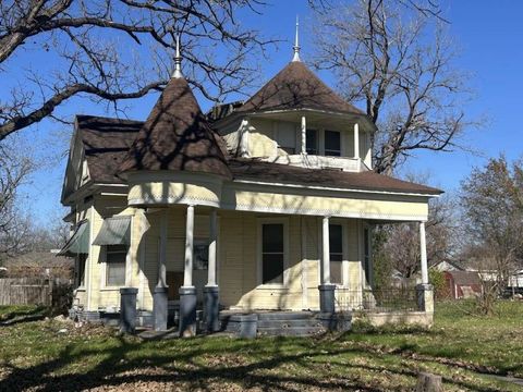 601 E Michalk Street Thorndale TX 76577