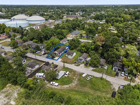 Photo of 7330 Parkes Street, Houston, TX 77088 (MLS # 61926388)