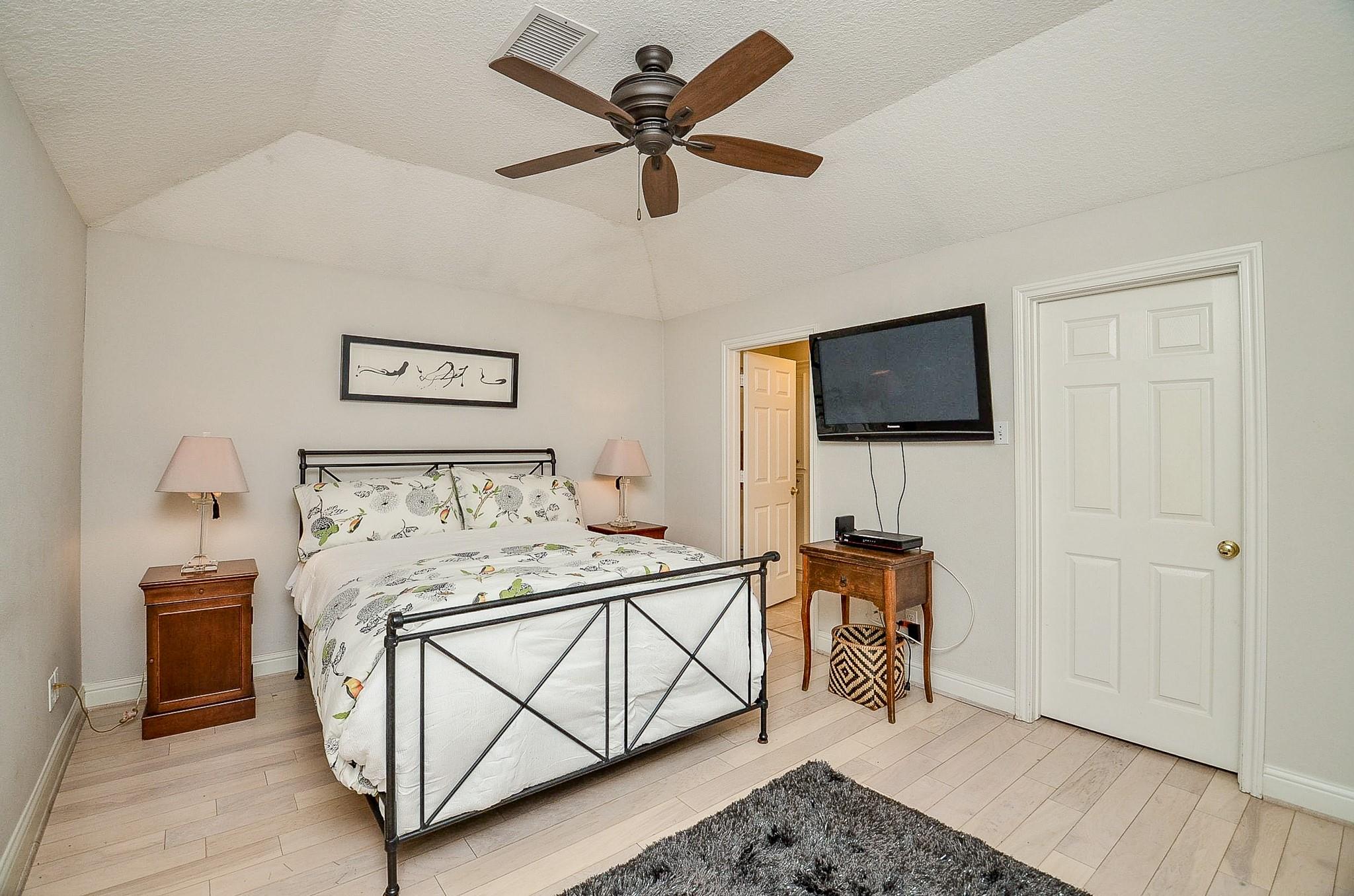 4901 E Columbary Drive