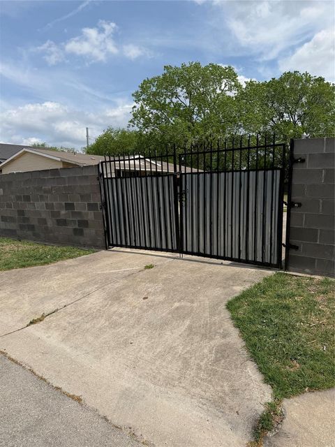 Vacant Land For Sale - 1125 Brookswood Avenue<br/> Austin, TX 78721