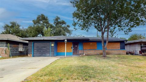 Photo of 6111 Doulton Drive, Houston, TX 77033 (MLS # 51849042) Photo of 6111 Doulton Drive, Houston, TX 77033 (MLS # 51849042)