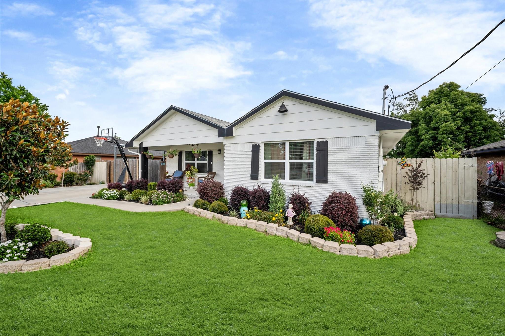1409 Avenue I