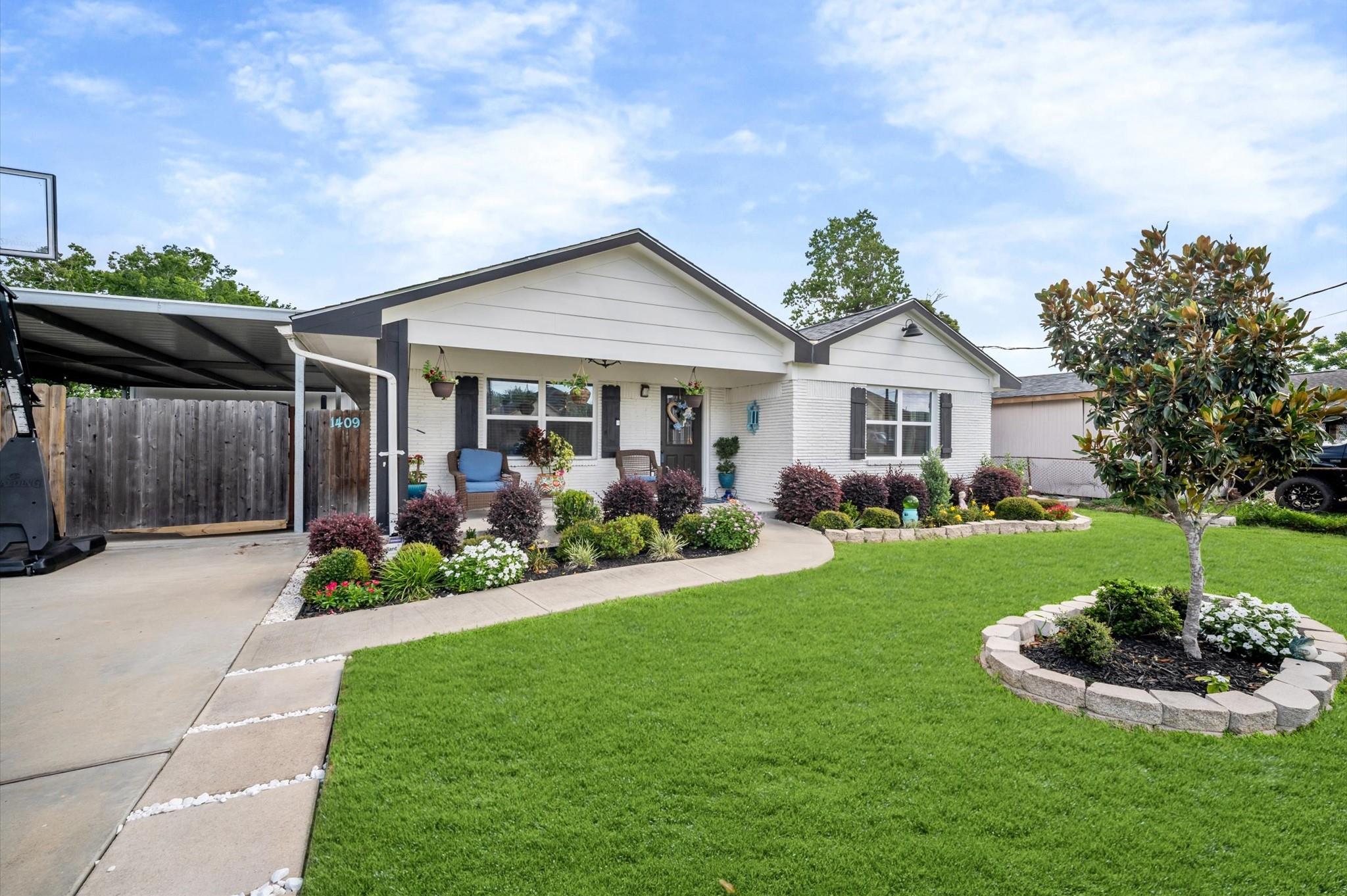 1409 Avenue I