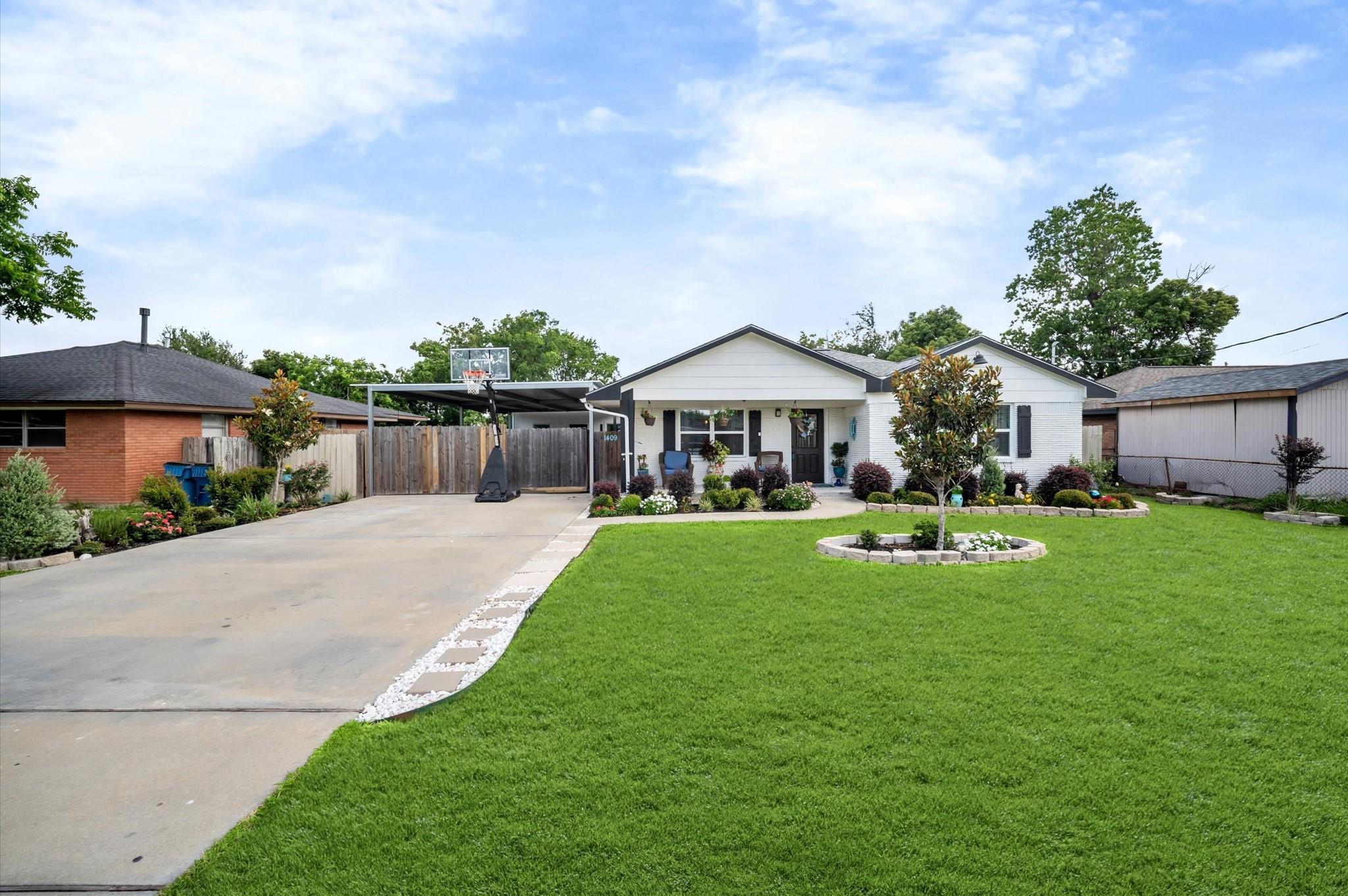 1409 Avenue I