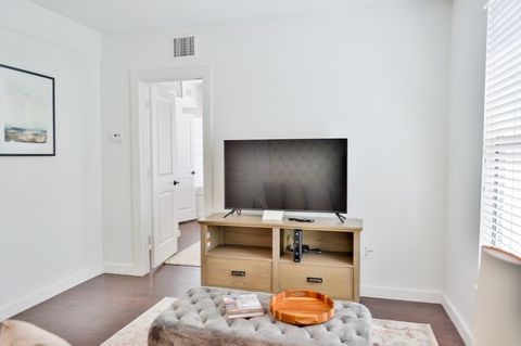 Photo of 2300 Stanford Street #F, Houston, TX 77006 (MLS # 67474312)