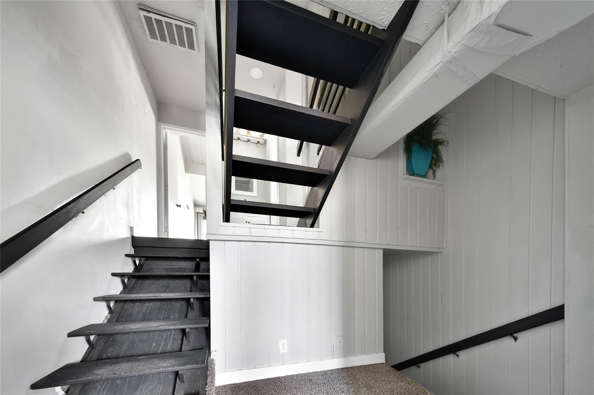 28 Lakeway Street
