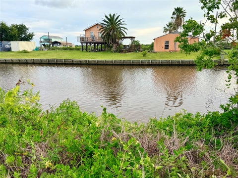 Photo of 218 Fm 457, Sargent, TX 77414 (MLS # 44432423)